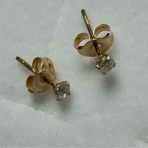 Solid 14k gold 2mm studs